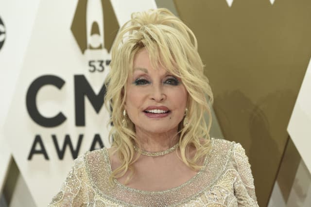 53rd Annual CMA Awards - Arrivals