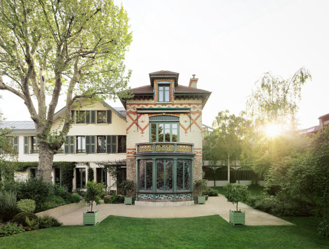 Elegant Curves and Art Nouveau - Interior of the Louis Vuitton family home  in Asnières, France