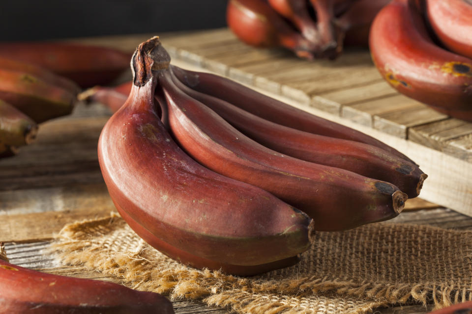 Rote Bananen haben ein intensives Bananenaroma, sind bei uns aber dennoch kaum bekannt (Bild: Getty Images)