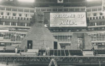 October 2, 19894: Sphinx rises at the dome. An ancient wonder meets a modern wonder, as a giant model of Egypt's famed Sphinx is built in Toronto's SkyDome, in preparation for the production of the opera Aida. (Photo by Colin McConnell/Toronto Star via Getty Images)