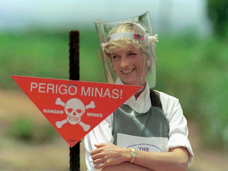 HUAMBO, ANGOLA - JANUARY 15:  Diana, Princess Of Wales, Visiting A Mined Area In Huambo, Angola, Currently Being Cleared By The Charity Halo Trust  (Photo by Tim Graham Photo Library via Getty Images)