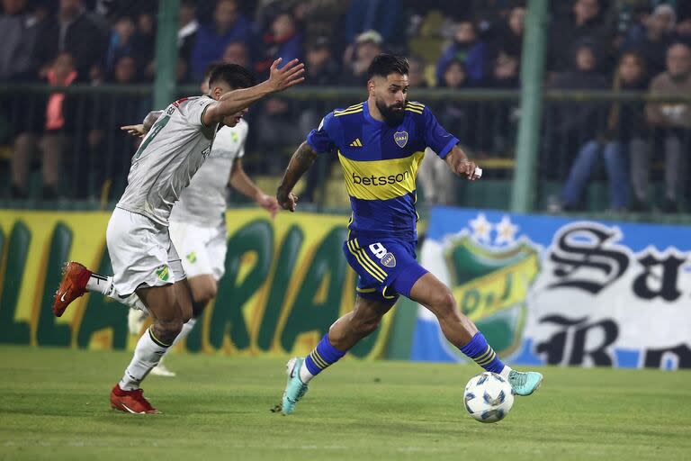 Milton Giménez debutó con la camiseta de Boca y participó en la jugada del 2-2