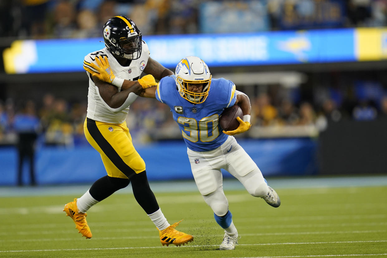 Los Angeles Chargers running back Austin Ekeler had a huge game against the Steelers. (AP Photo/Ashley Landis)