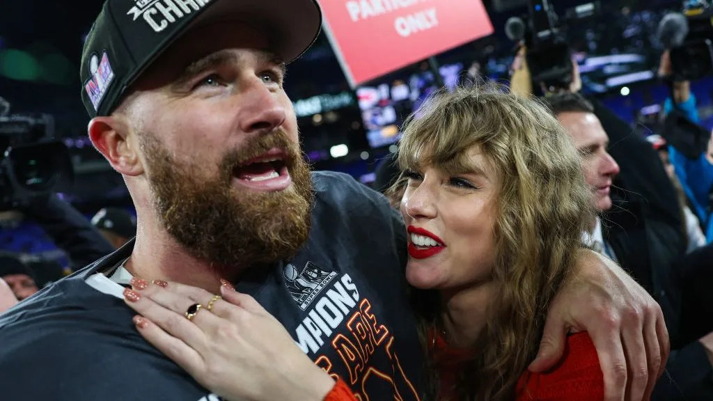 baltimore, maryland january 28 travis kelce 87 of the kansas city chiefs l celebrates with taylor swift after defeating the baltimore ravens in the afc championship game at mt bank stadium on january 28, 2024 in baltimore, maryland photo by patrick smithgetty images