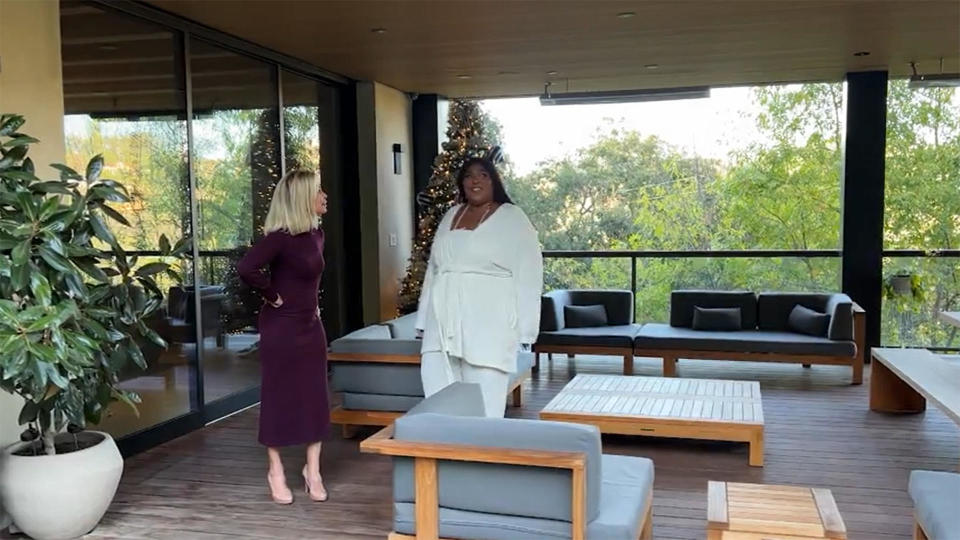 Grammy-winner Lizzo at her Los Angeles home, with correspondent Tracy Smith.  / Credit: CBS News