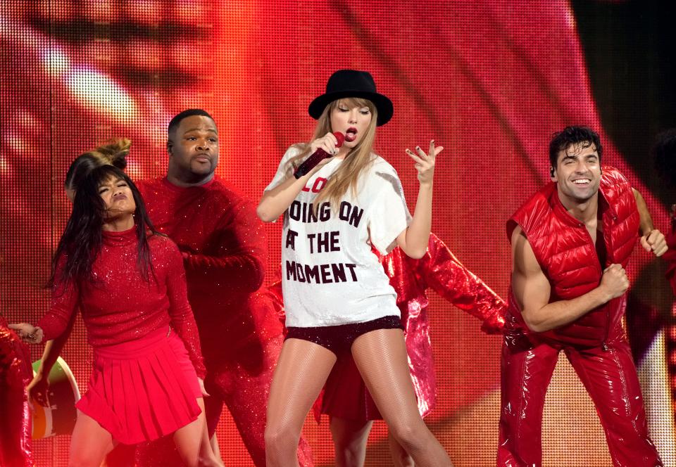 GLENDALE, ARIZONA - MARCH 17: Taylor Swift performs onstage at State Farm Stadium on March 17, 2023 in Glendale, Arizona. (Photo by Kevin Mazur/Getty Images for TAS Rights Management )