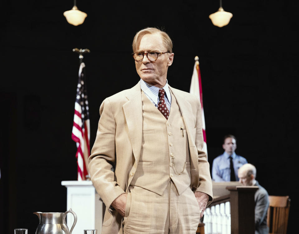 En esta imagen proporcionada por DKC/O&M, el actor Ed harris en una escena de "To Kill a Mockingbird" ("Matar un ruiseñor") en Nueva York. (Julieta Cervantes/DKC/O&M via AP)