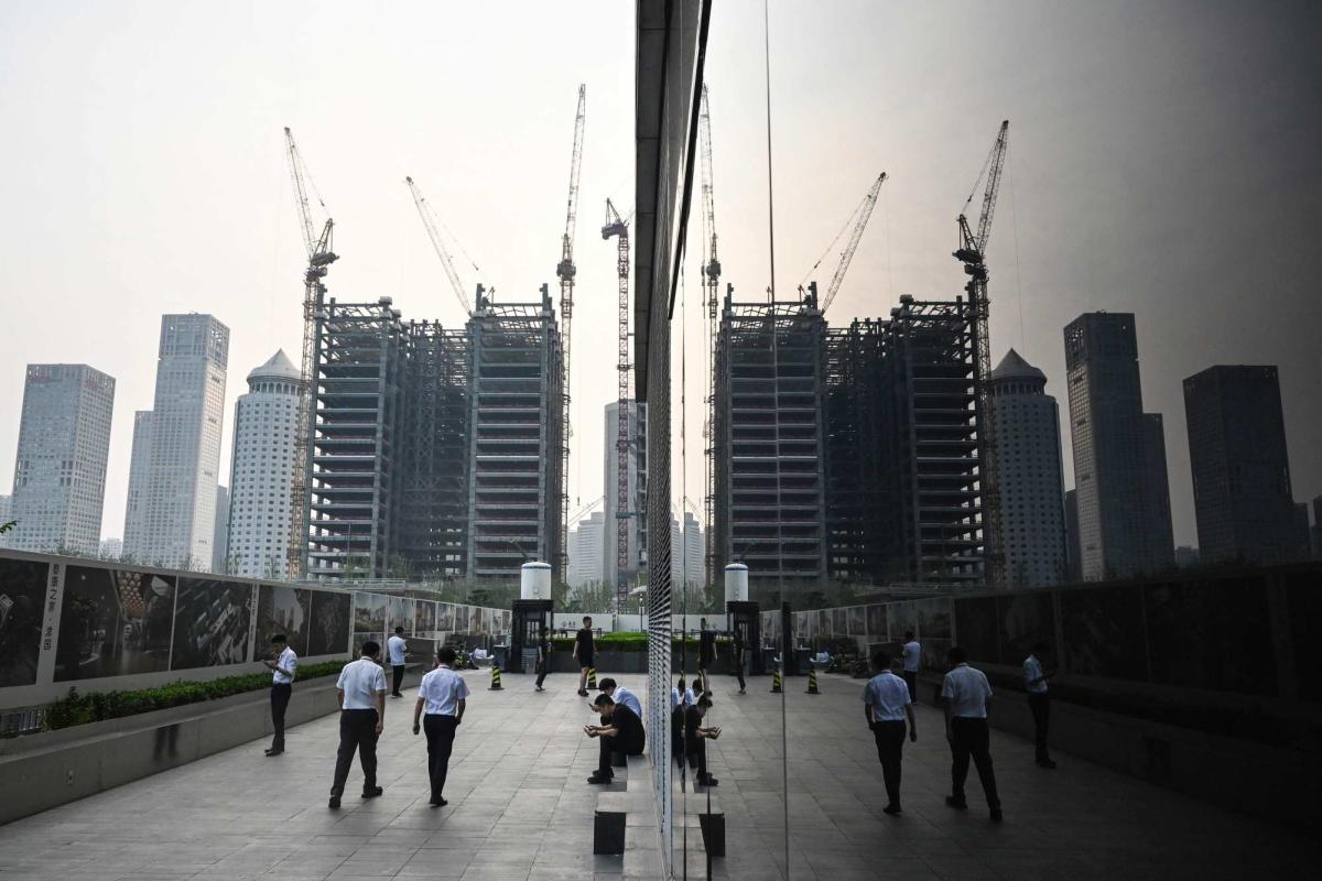 China’s homeowners are rushing to pay off mortgages early as outlook on the economy dims