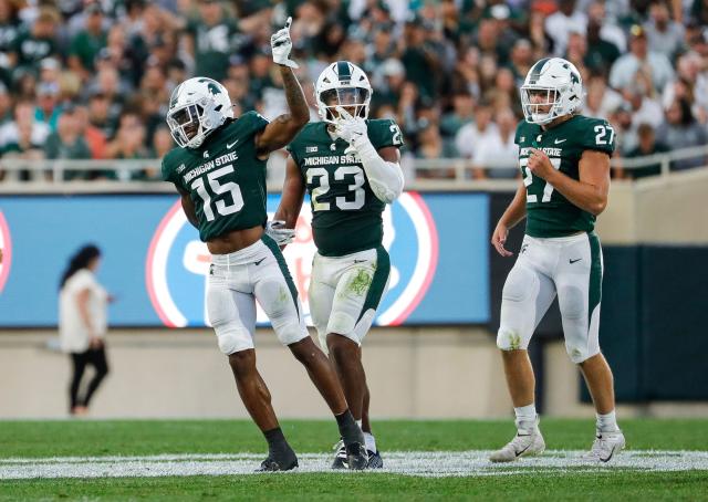 Michigan State Spartans football holds off Western Michigan