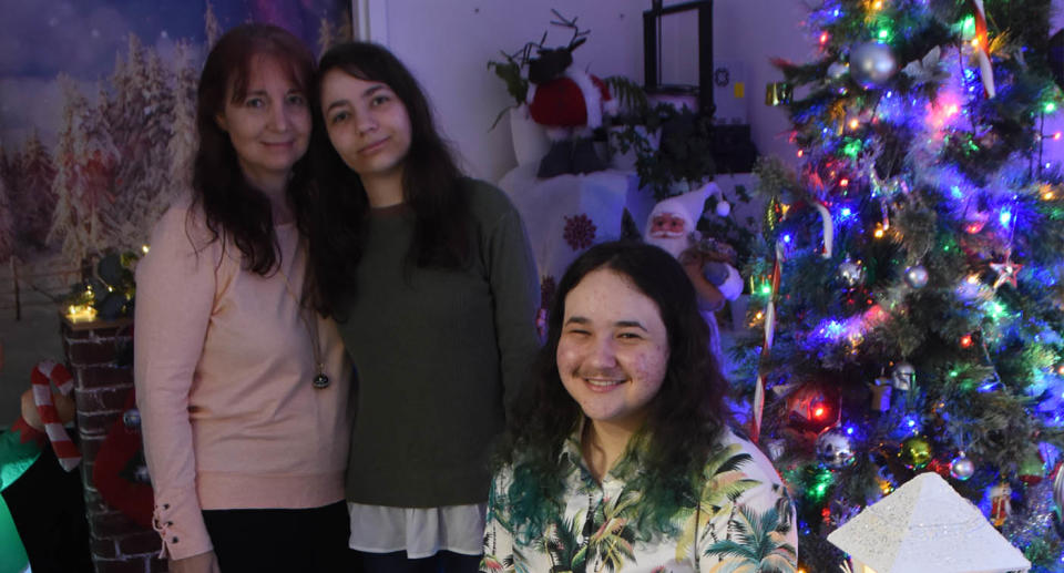 Single mum Angie with children at Christmas time. 