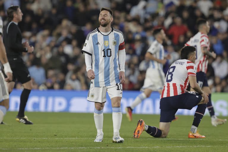 Lionel Messi disputó unos minutos en la victoria de la selección argentina ante Paraguay