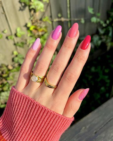 <p>Instagram/danaturenails</p>