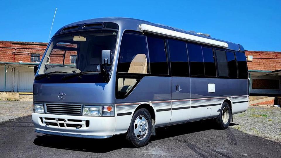 1994 Toyota Coaster RV for Sale Is a Turbodiesel JDM Road-Tripper photo