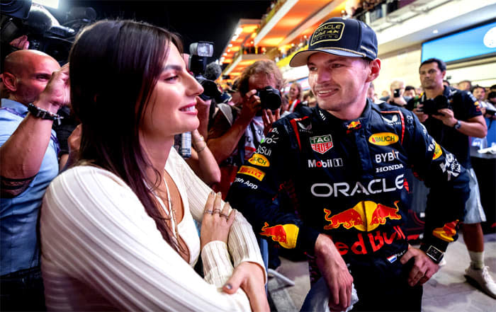 Max Verstappen y Kelly Piquet en el GP de Qatar