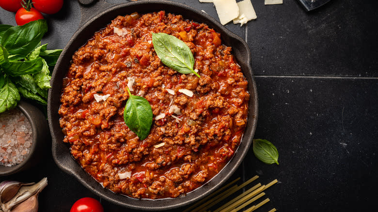 ragu bolognese meat sauce