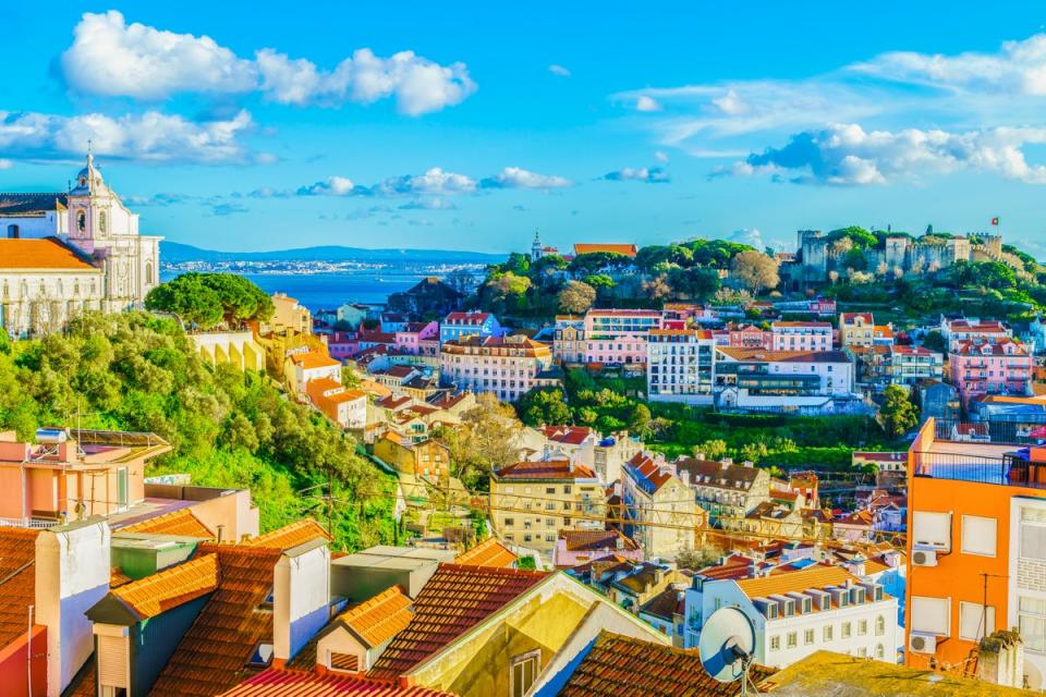 Lovely views over the Alfama District of Lisbon (iStockphotos)