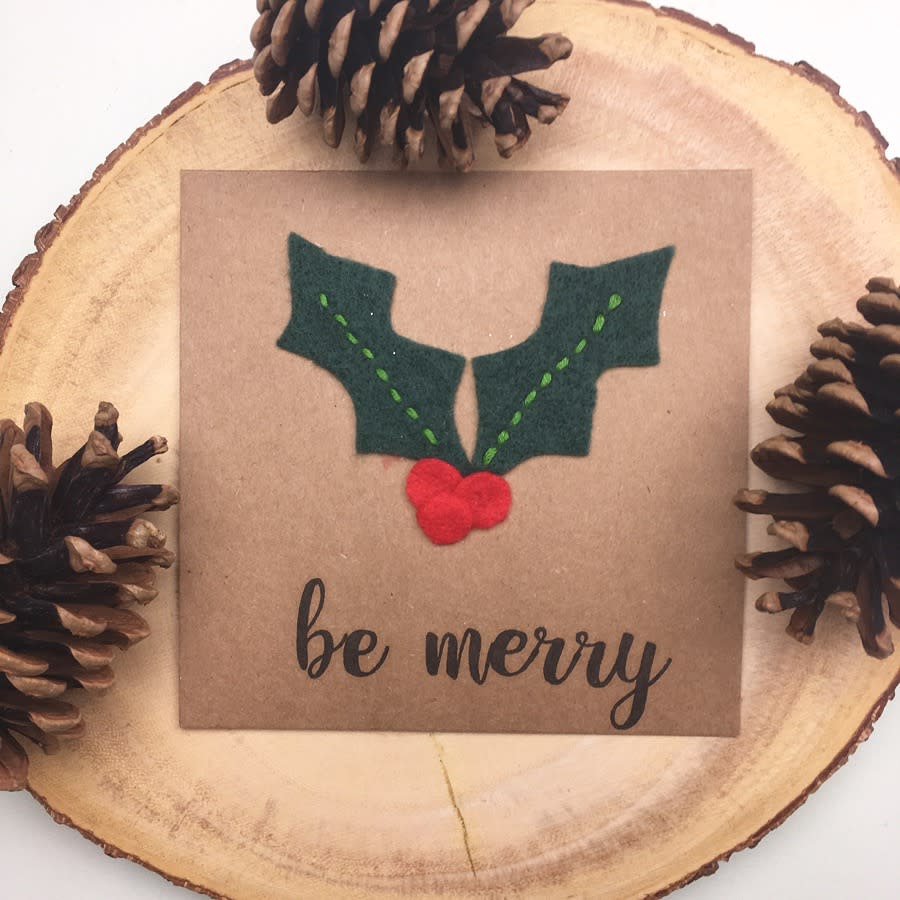 felt holly christmas card with 'be merry' message (I Heart Maggie)