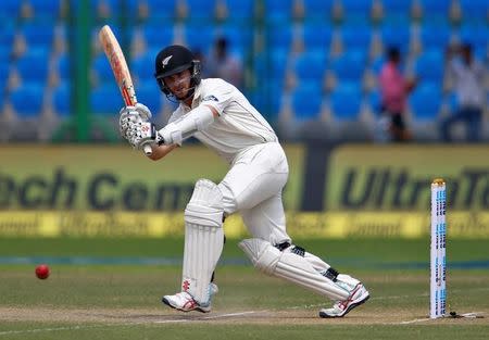 Cricket - India v New Zealand - First Test cricket match - Green Park Stadium, Kanpur, India - 23/09/2016. New Zealand's Kane Williamson plays a shot. REUTERS/Danish Siddiqui