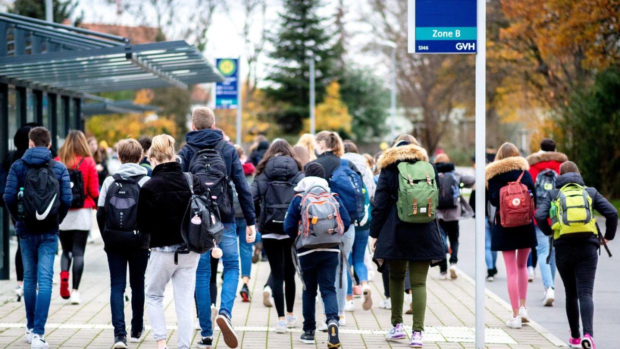 Alle Schüler sollen noch im März wieder zur Schule gehen.