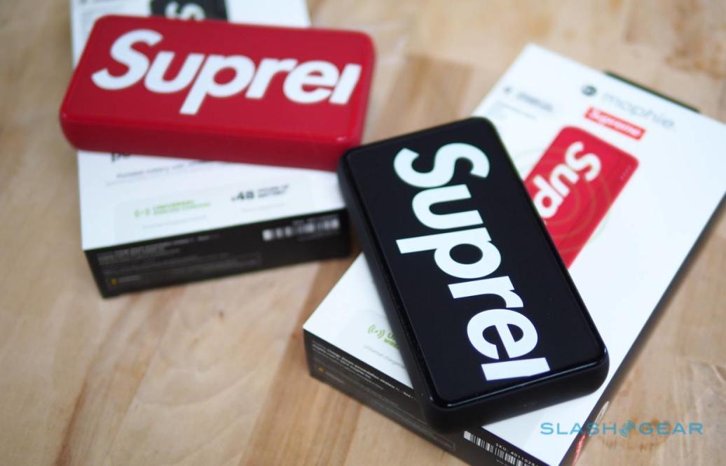 潮人必備Supreme Mophie 行動電源