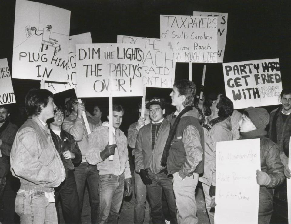 Proponents of the death penalty, many of whom said they came from Winthrop College, waved signs outside of the Central Correctional Institution prior to the execution there of James Terry Roach on January 10, 1985.