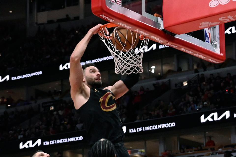 Cavaliers guard Max Strus dunks against the Bulls in the first half, Saturday, Dec. 23, 2023, in Chicago.