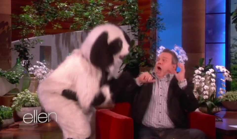 Eric Stonestreet gets scared on a previous visit to <em>Ellen</em>. (Photo: NBC)