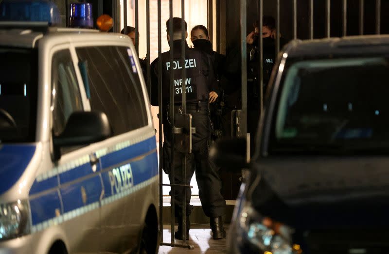 German police secures the Cologne cathedral