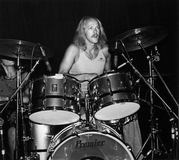 Drummer Russ Kunkel performing on stage at a No Nukes MUSE Party (Photo by Ebet Roberts/Redferns)