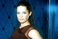 Auch sie war von Anfang bis Ende Teil der "Charmed"-Crew, die für Holly Marie Combs wie eine Familie gewesen sein muss: Die Rolle der mittleren Schwester Piper Halliwell vermittelte ihr ihre gute Freundin Shannen Doherty, den Chef der "Charmed"-Bühnencrew, David Donoho, heiratete sie 2004. (Bild: Paramount Pictures / Online Usa, Inc. / Getty Images)