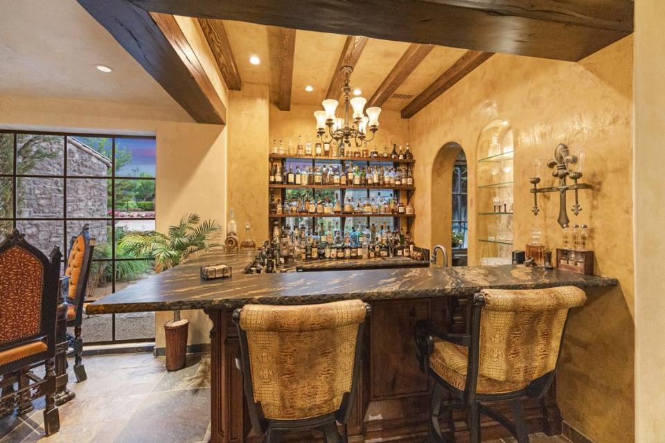 Bar Russ Lyon Sotheby’s International Realty