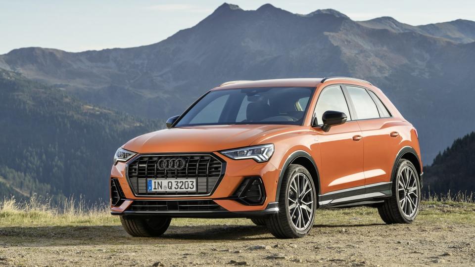 Audi bringt im November die zweite Generation des Kompakt-SUVs Q3 zu den Händlern. Foto: Audi AG