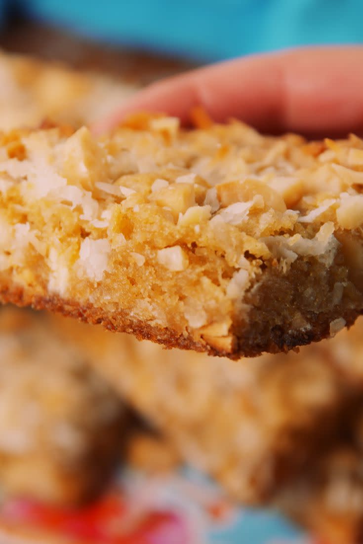 Macadamia Nut Blondies