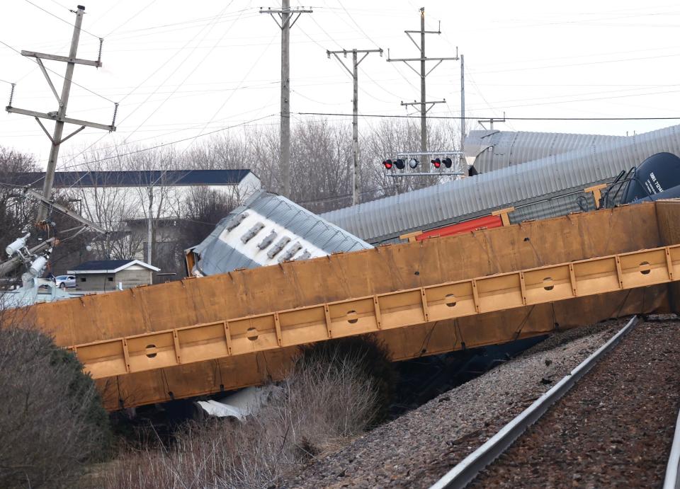 March 4, 2023; Springfield, OH, U.S.; About 20 cars of a Norfolk Southern cargo train derailed near Springfield around 5 p.m. by State Route 41, close to the Clark County Fairgrounds, on Saturday evening. There have been no reported injuries and no hazardous materials were aboard the train, Mandatory Credit: Bill Lackey/Springfield News-Sun