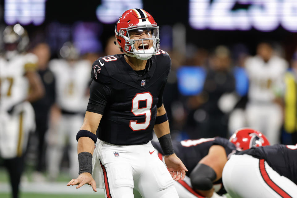 ATLANTA, GEORGIA – NOVEMBER 26: Desmond Ridder #9 of the Atlanta Falcons calls a play in the first quarter of the game against the New Orleans Saints at Mercedes-Benz Stadium on November 26, 2023 in Atlanta, Georgia. (Photo by Todd Kirkland/Getty Images)