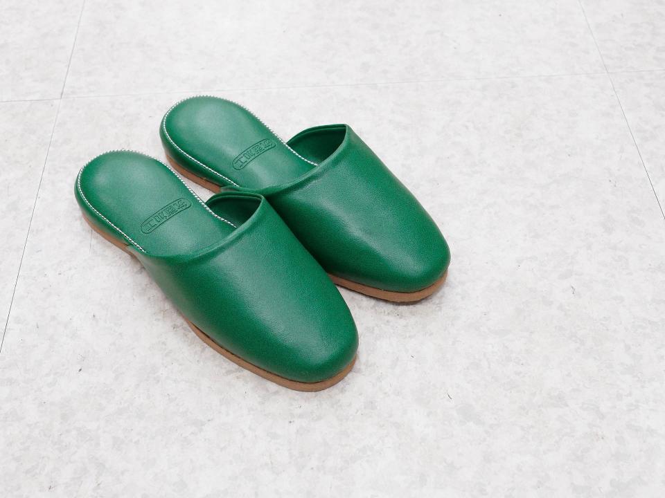 摩羯座可以穿綠色室內拖鞋來開運。
