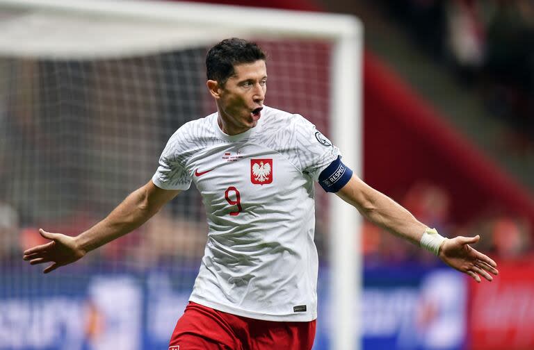 Robert Lewandowski se perdió los primeros dos partidos por lesión; será titular ante Francia