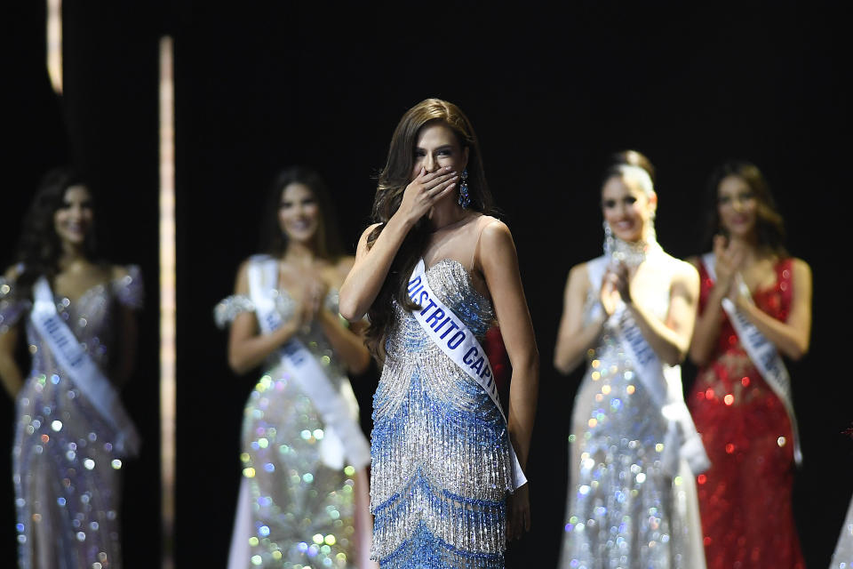 Miss Distrito Capital Diana Silva es anunciada como ganadora de Miss Venezuela en Caracas, Venezuela, el 17 de noviembre de 2022. (Foto AP/Matias Delacroix)