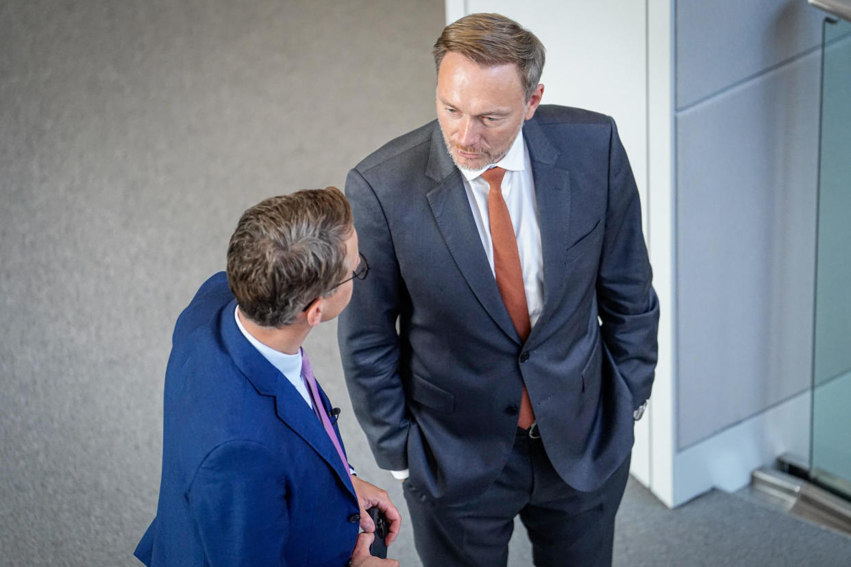 Zwei für ein Ziel: Finanzminister Christian Lindner (FDP) und CDU-Generalsekretär Carsten Linnemann wollen Steuervorteile für Überstunden. - Copyright: Picture Alliance