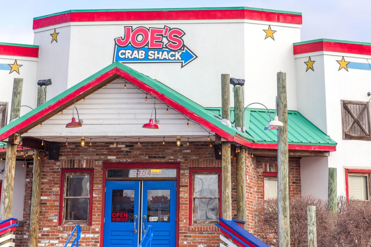St. Paul, United States - January 1, 2017: Joe's Crab Shack sign and exterior. Joe's Crab Shack is an American chain of beach-themed seafood casual dining restaurants.