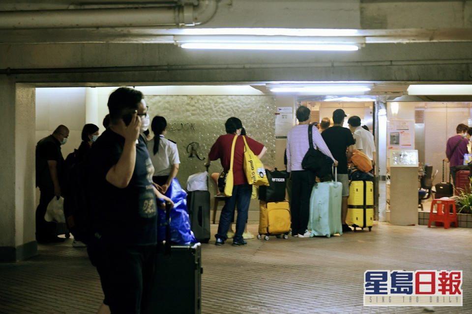 荃威花園大部分居民昨日已經獲准離開。資料圖片