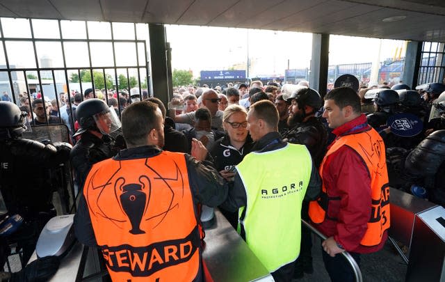 Liverpool fans queuing outside the Stade de France