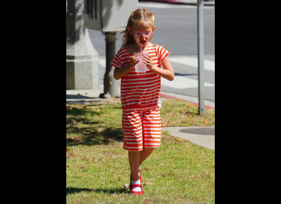 Violet Affleck is ready for the 4th of July as she sports some red and white stripes during a playdate with mom, Jennifer Garner, and a friend.   