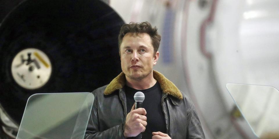 Elon Musk ist seit fast 20 Jahren Chef des Autoherstellers Tesla. - Copyright: Mario Tama/Getty Images
