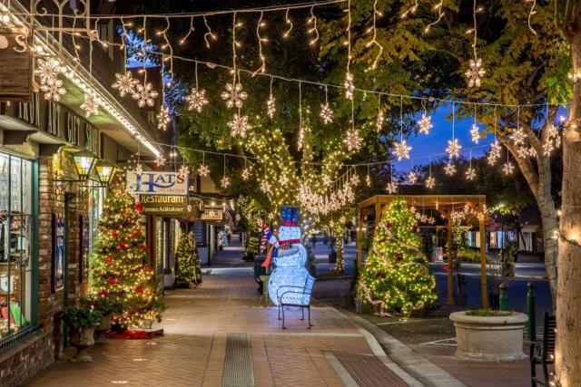 Candlelit Christmas at the Old Bedford Village - Bedford County