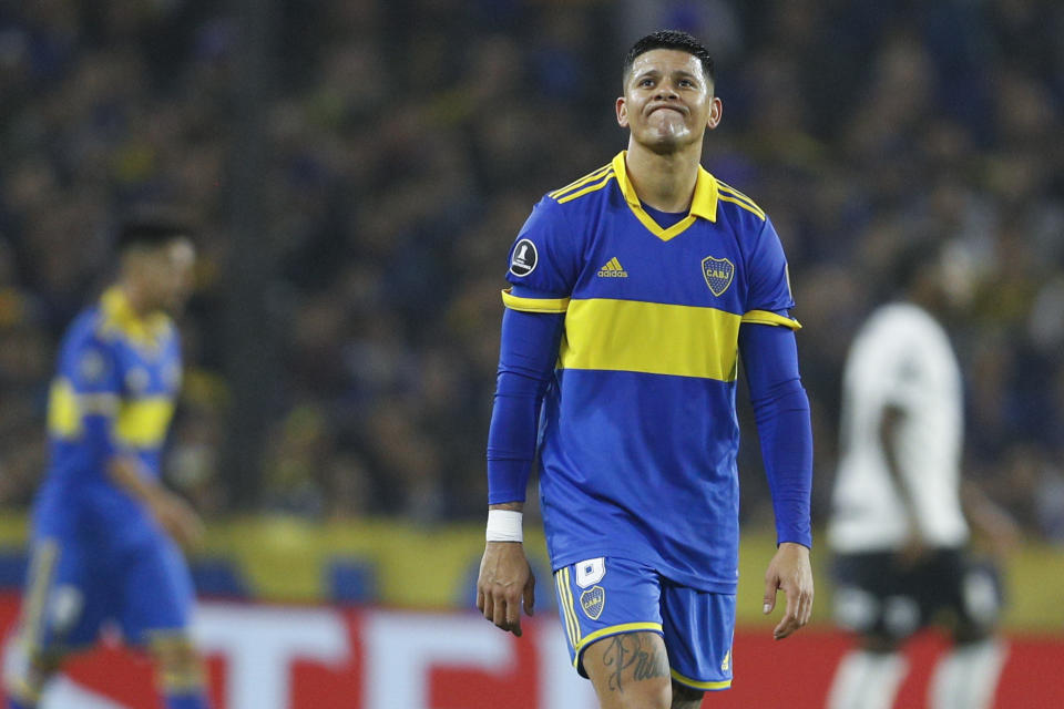 Marcos Rojo, de Boca Juniors de Argentina, se lamenta durante un partido de octavos de final ante Corinthians de Brasil, el martes 5 de julio de 2022 (AP Foto/Victor R. Caivano)