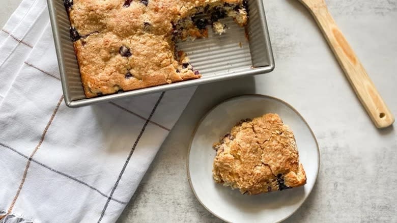 pan of blueberry buckle