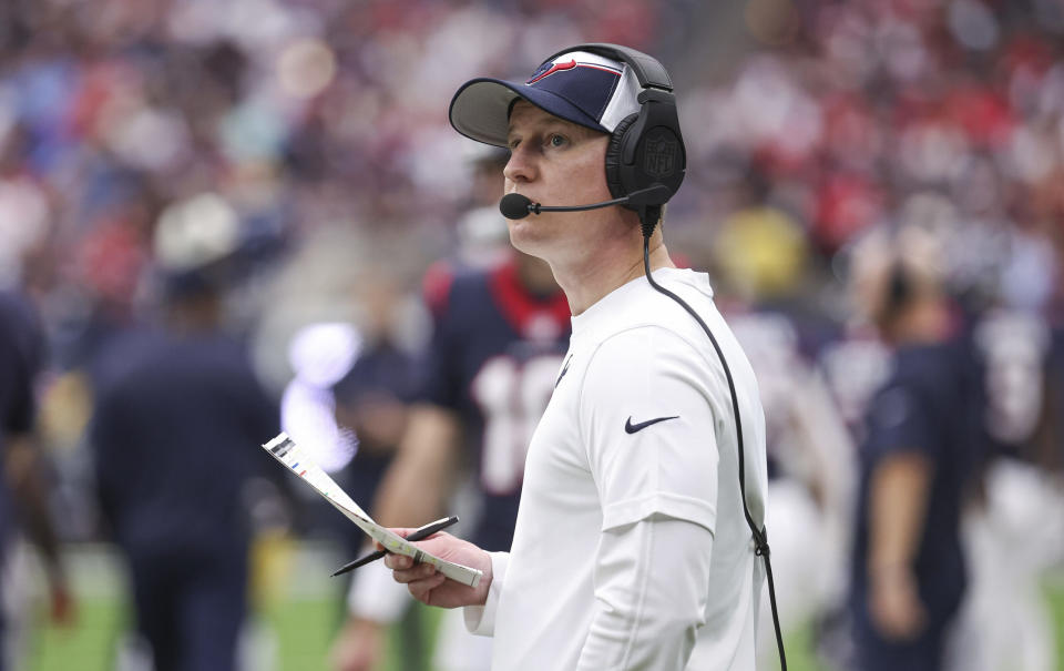 Texans offensive coordinator Bobby Slowik focused on playoffs, not head