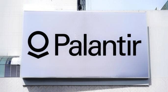 Palantir sale dopo il contratto da 250 milioni con il governo