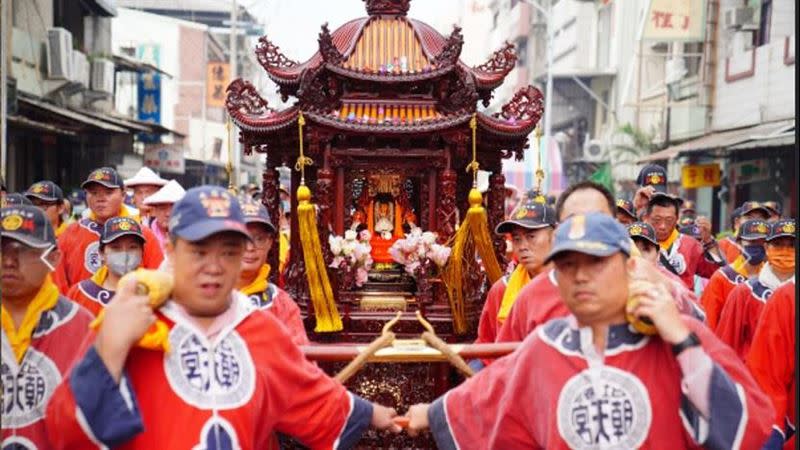 北港迓媽祖藝閣表演者大多為小朋友。（圖／翻攝自北港朝天宮臉書粉絲團）